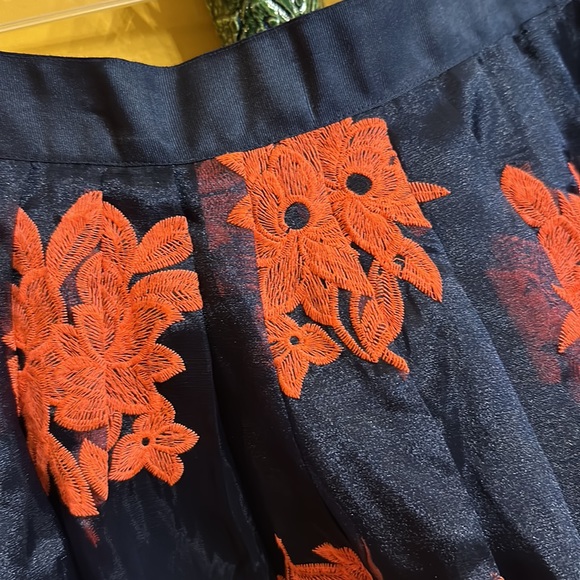 Maeve circle skirt lined and crinoline and sheer acetate embroiders top layer - Picture 2 of 6